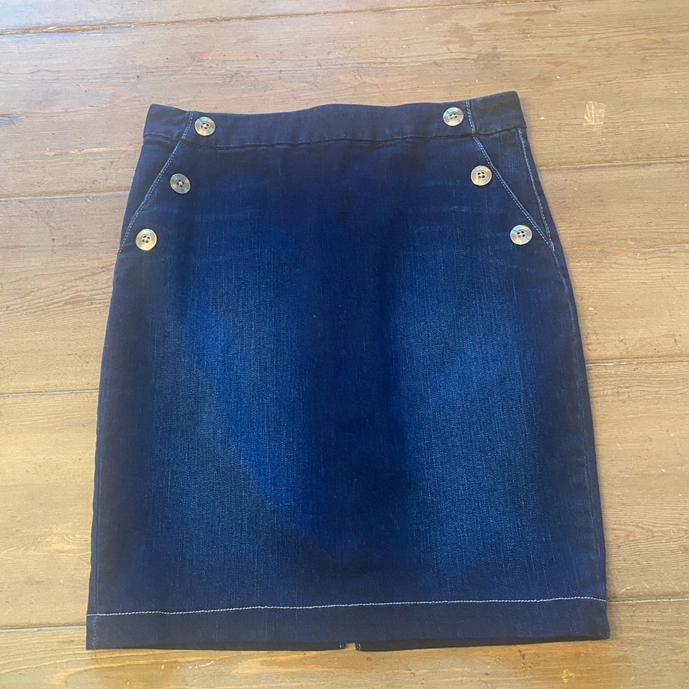 EUC White House Black Market denim skirt size 2